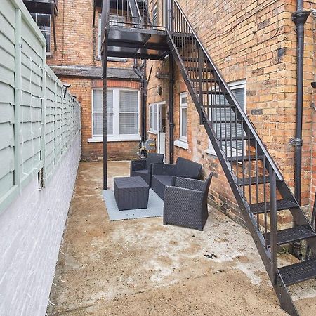 Ground Floor Apartment Скарборо Экстерьер фото